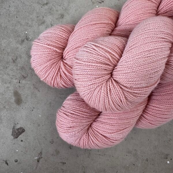 100% Non Superwash Merino 4ply - 100g 'Grevillea' - Image 2